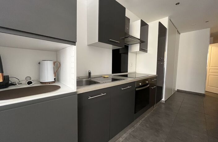 Centre historique de Jonquières : bel appartement rénové — photo 4