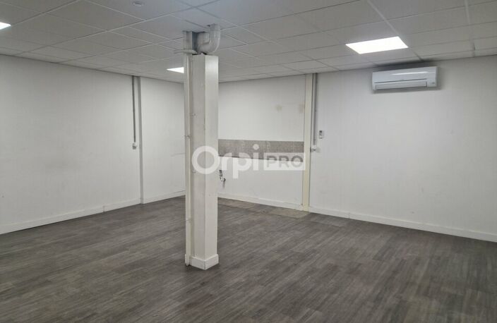 LOCAL PROFESSIONNEL A LOUER — photo 4