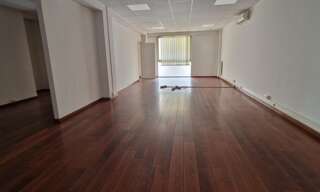 Bureau  123 m² à louer à Cannes (06400)