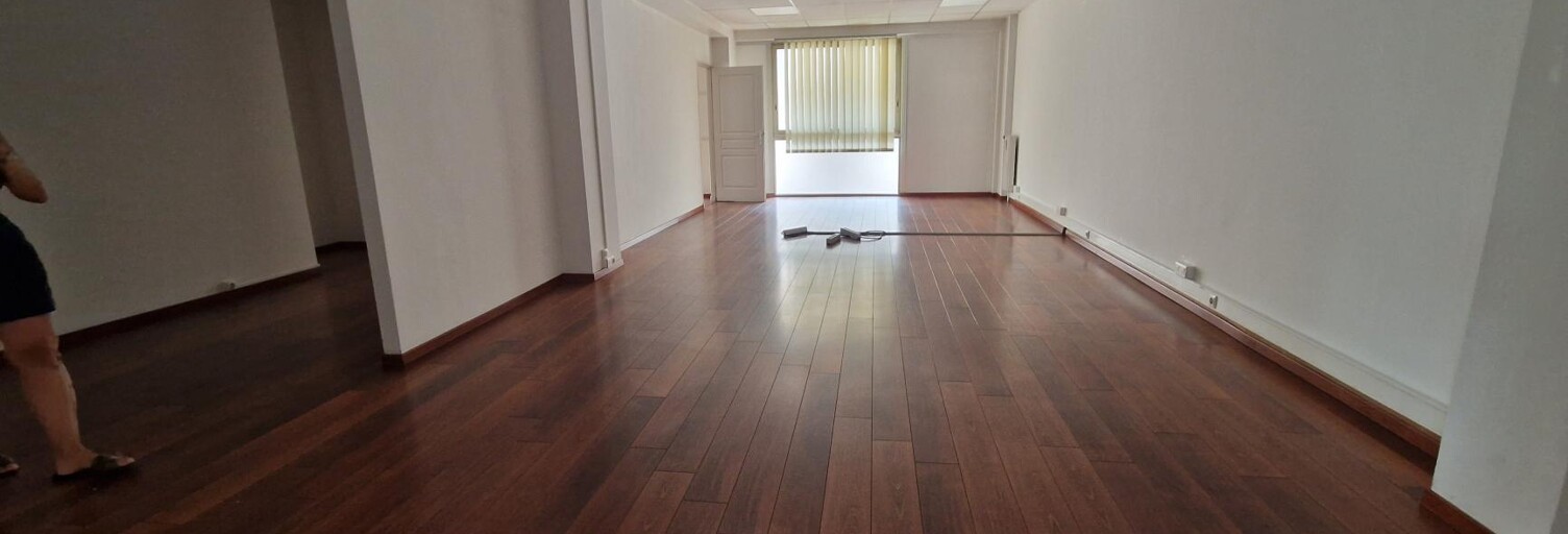 Bureau  123 m² à louer à Cannes (06400)