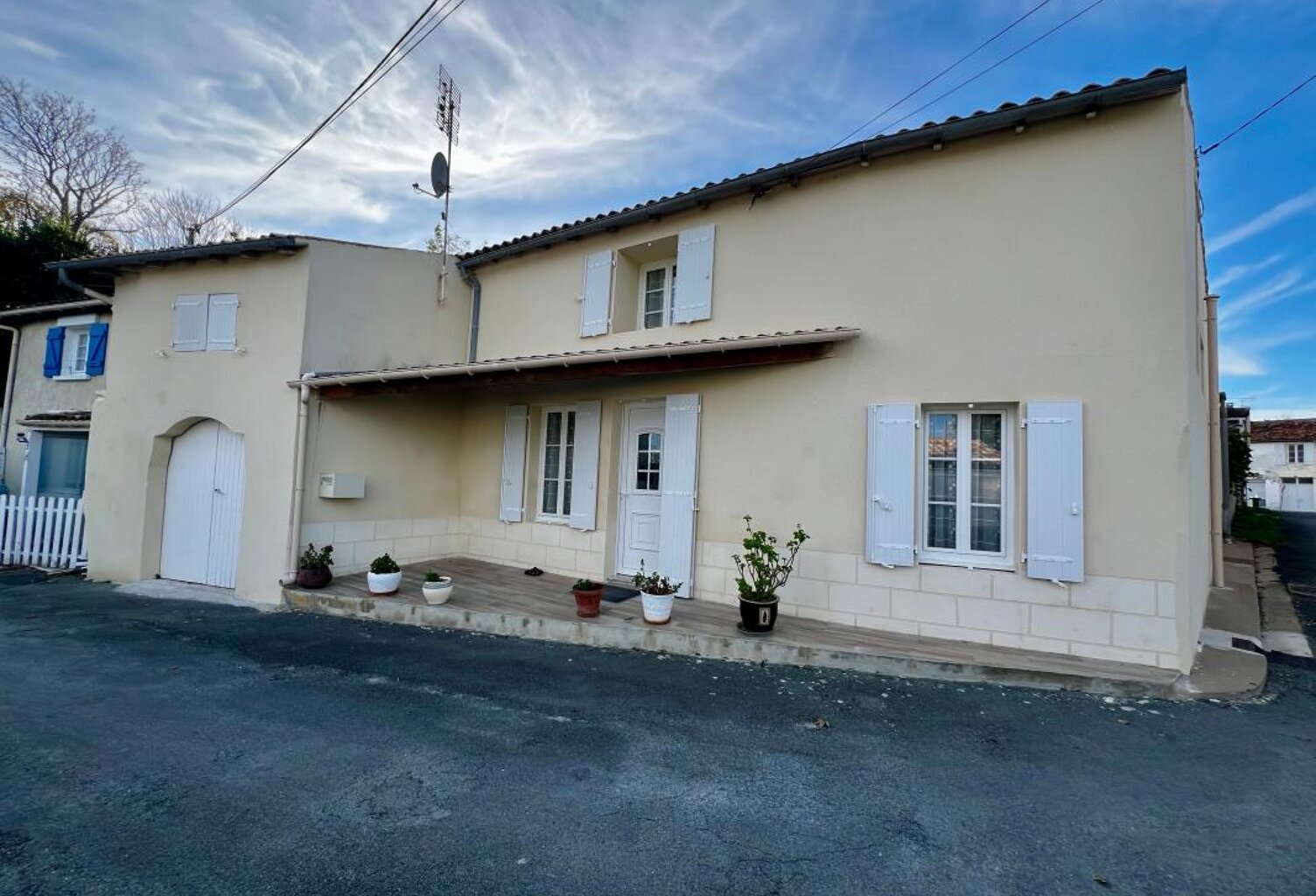 Maison À Vendre 130 m3 MORTAGNE SUR GIRONDE — photo 1