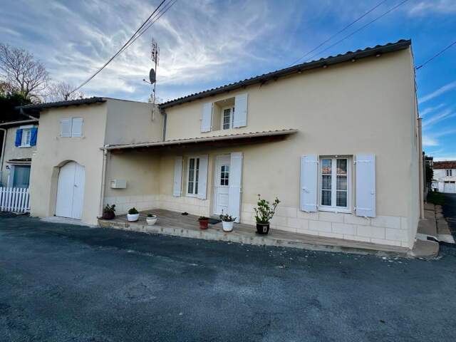 Maison À Vendre 130 m3 MORTAGNE SUR GIRONDE — photo du bien