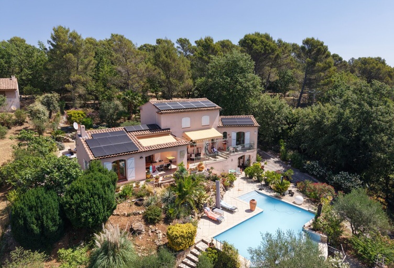 Vente Villa Néoules (83136) – 164 m² sur Parc de 4 500 m² – Piscine & Calme Absolu — photo 1