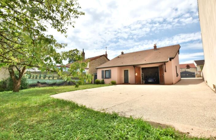 VOSNE-ROMANÉE – MAISON BOURGUIGNONNE AVEC VUE SUR LES VIGNES ET POTENTIEL PROFESSIONNEL — photo 2