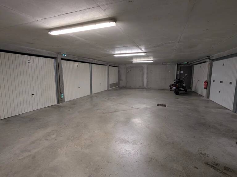 Croix-Rousse garage fermé 12 m² — photo 1