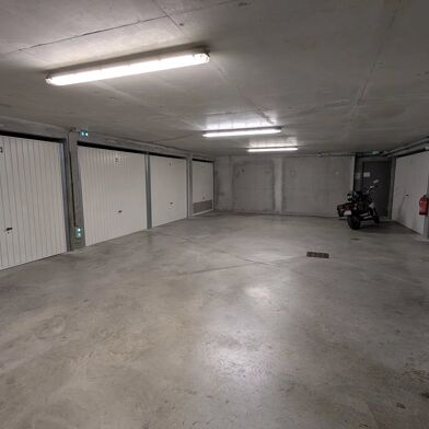 Garage  49000 €