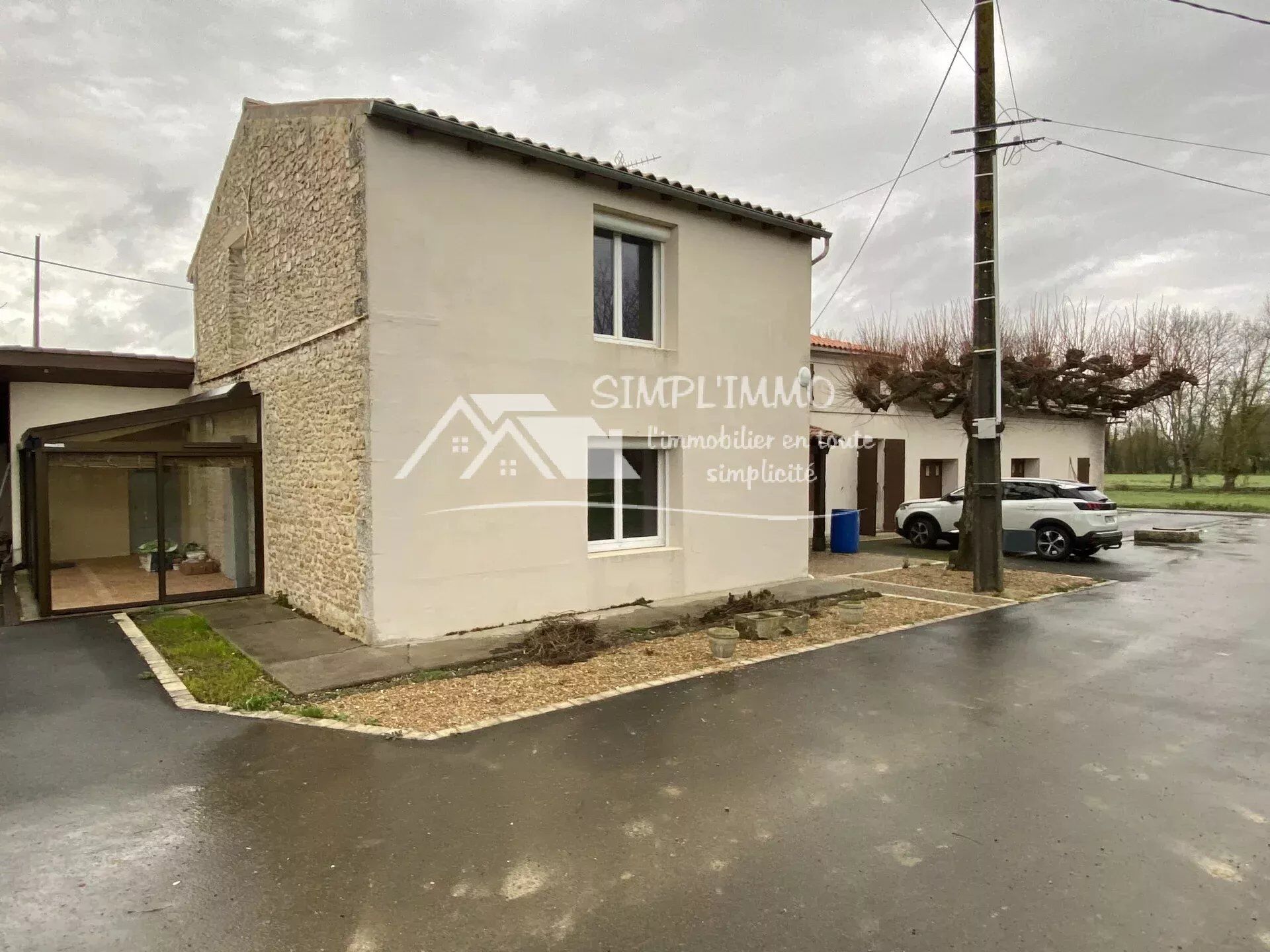 Villa / Maison  T6 à louer Tonnay-Charente 17430