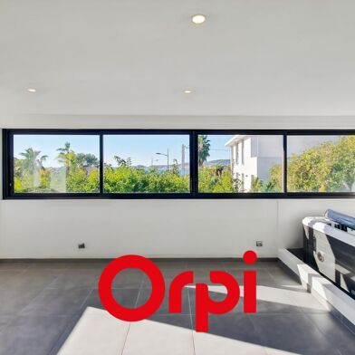 Appartement 4 pièces 2350 €