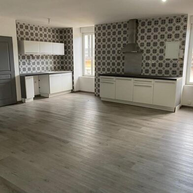 Appartement 3 pièces 566 €