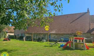 Maison 8 Pièces 235 m² à vendre à Bizeneuille (03170)