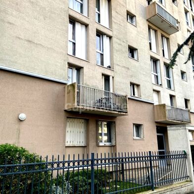 Appartement 4 pièces 180000 €