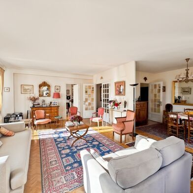 Appartement 5 pièces 592800 €