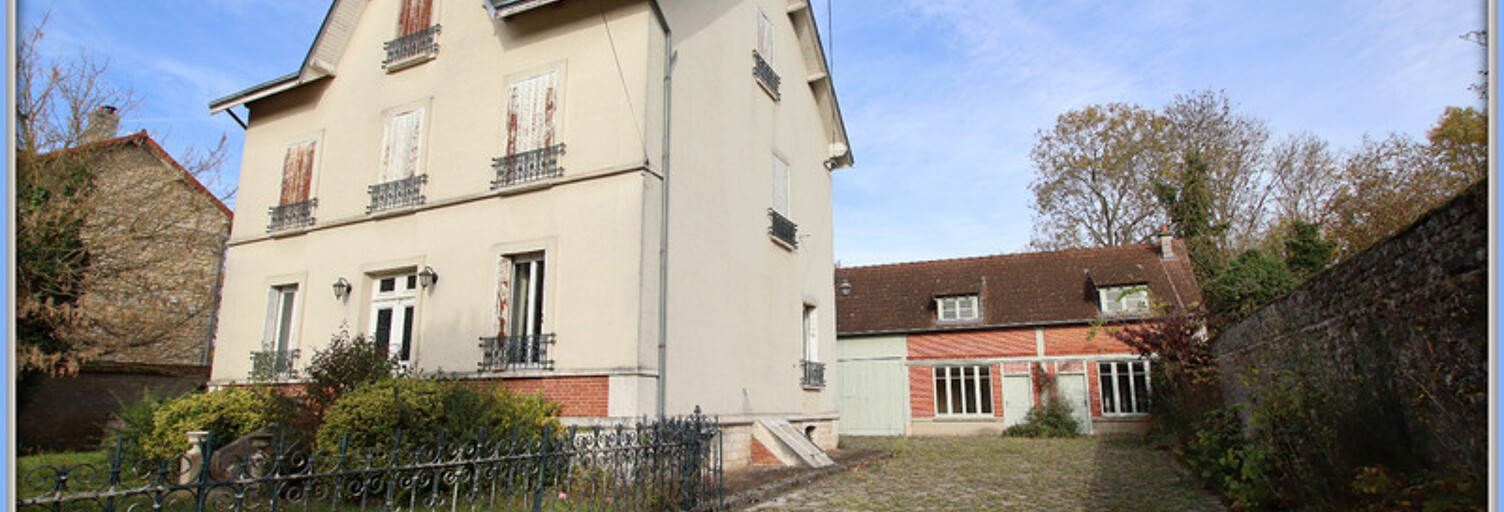 Maison 8 Pièces 218 m² à vendre à Puiseaux (45390)