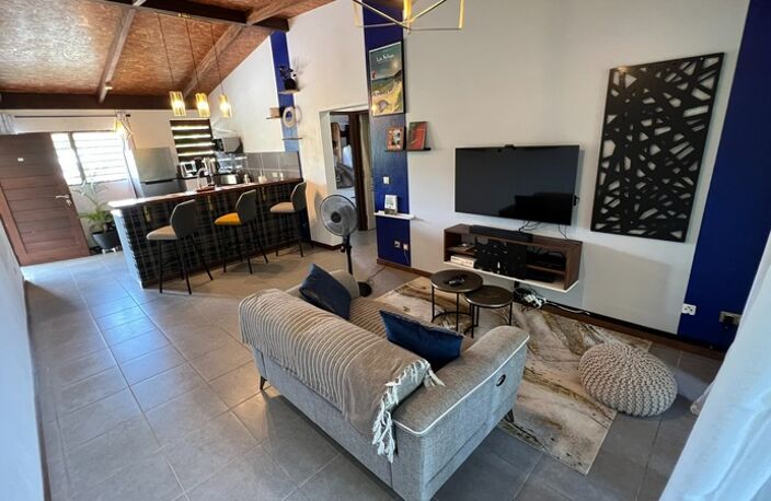 Splendide appartement T2  vue mer et massif du Rorota  à Rémire Montjoly vendu entièrement meublé et décoré — photo 3