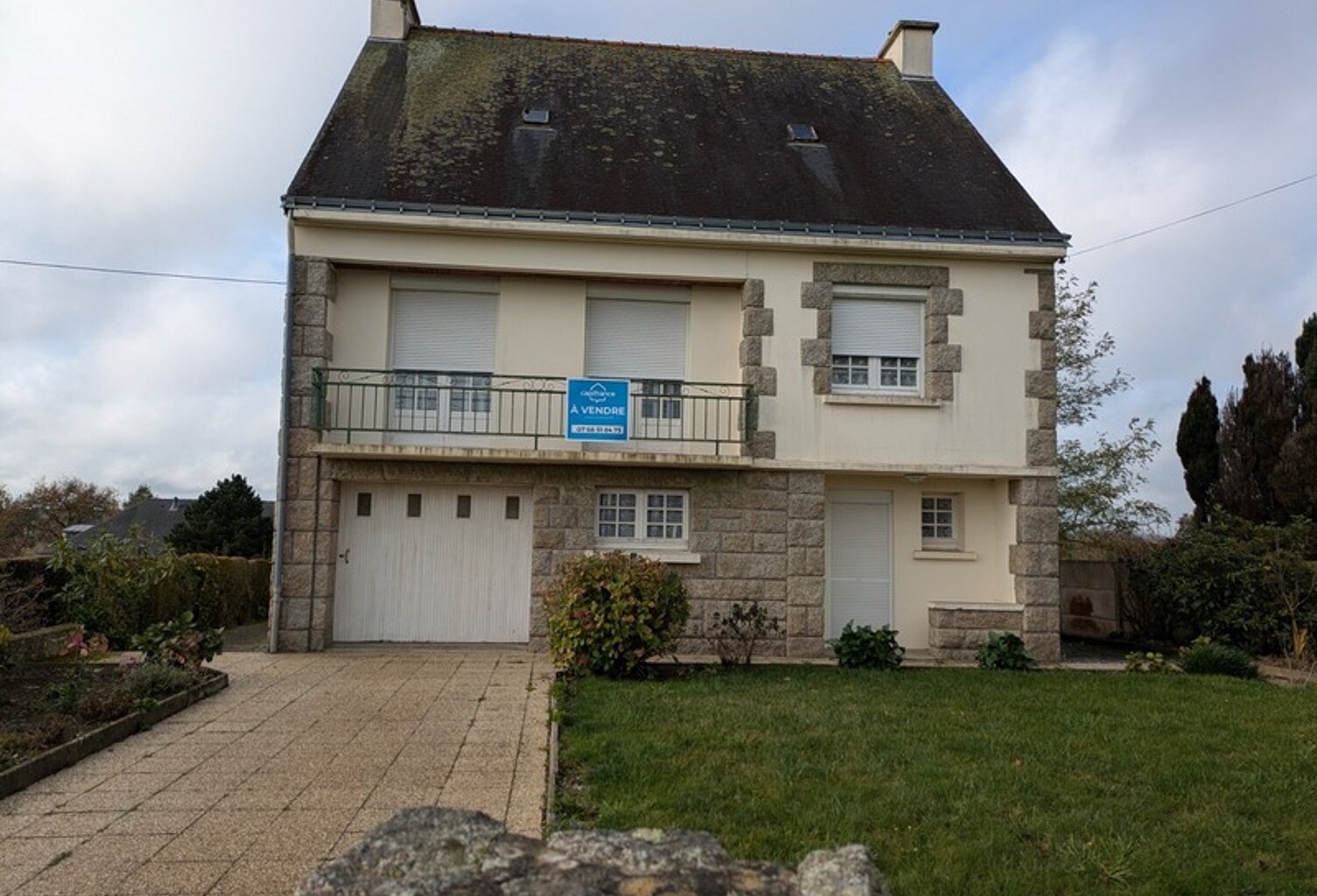 SÉGLIEN JOLIE MAISON EN REZ DE CHAUSSEE SURELEVE AVEC VIE DE PLAIN PIED DE 95 M² ENVIRON 4 PIÈCES PARCELLE DE 800M² ENVIRON — photo 1