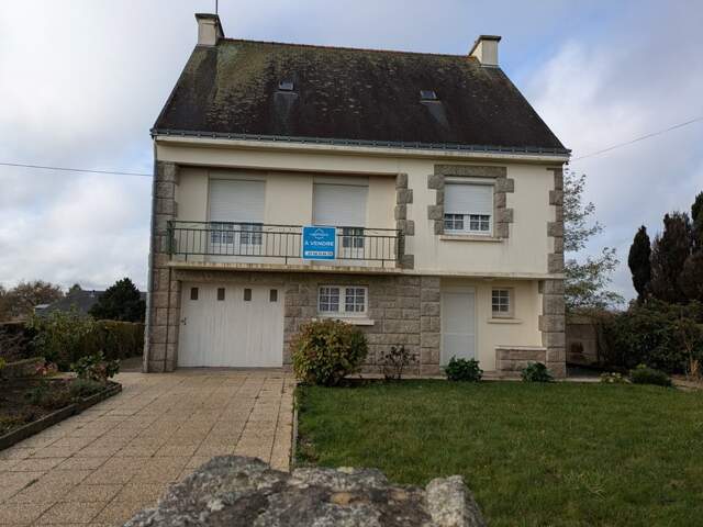 SÉGLIEN JOLIE MAISON EN REZ DE CHAUSSEE SURELEVE AVEC VIE DE PLAIN PIED DE 95 M² ENVIRON 4 PIÈCES PARCELLE DE 800M² ENVIRON — photo du bien