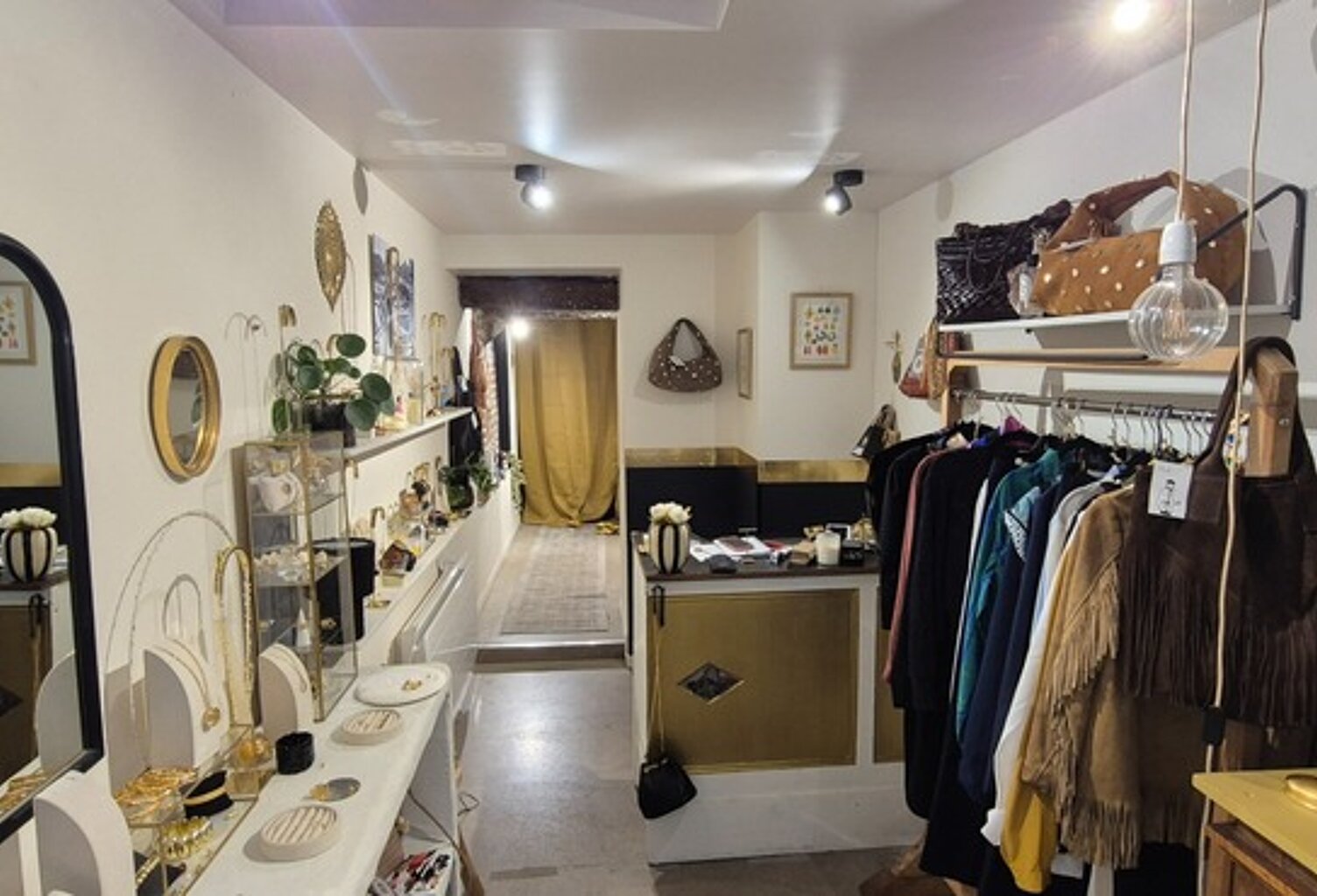 Droit au bail – Boutique 25 m² + cave – Emplacement N°1 Rouen Rive Droite (rue piétonne) — photo 1