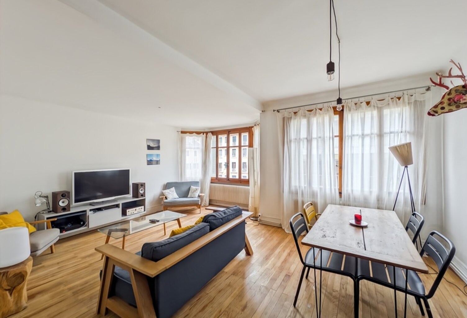 Dpt Haute Savoie (74), à vendre EVIAN-LES-BAINS Appartement T3 de 78 m² au centre ville — photo 1