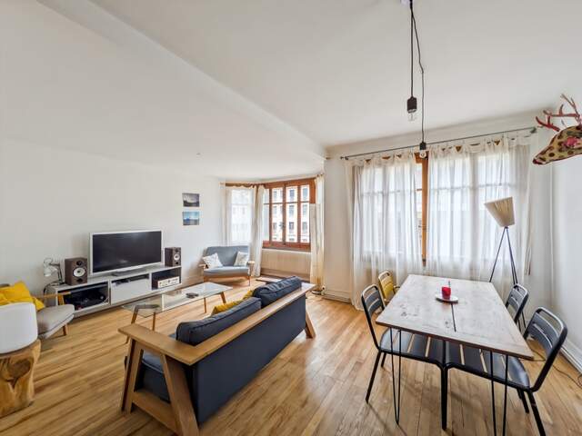 Dpt Haute Savoie (74), à vendre EVIAN-LES-BAINS Appartement T3 de 78 m² au centre ville — photo du bien