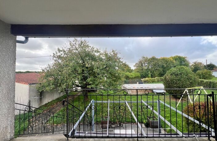 Maison 4 Chambres Grand Jardin SAINT JEAN D'ANGELY — photo 4