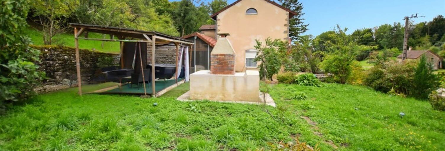 Maison 11 Pièces 229 m² à vendre à Saint-Sernin-du-Plain (71510)