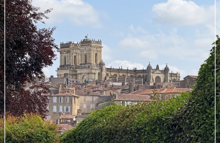 Maison 6 pièces de 164 m2 habitables sur 2407 m2 de terrain à AUCH : vivre à Auch comme à la campagne, avec la cathédrale en toile de fond — photo 3