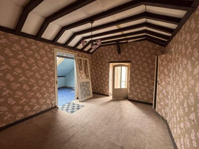 Maison à vendre 3 pièces LA GUERCHE SUR L'AUBOIS (18) — photo du bien