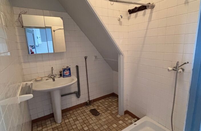 Maison à vendre 3 pièces LA GUERCHE SUR L'AUBOIS (18) — photo 5