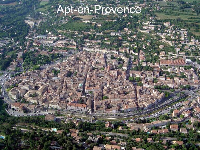 Terrain à vendre à  APT (84) — photo 1