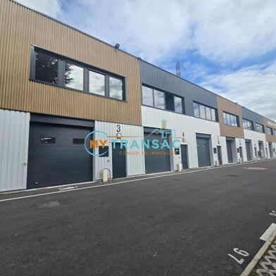 Local industriel  5260 €