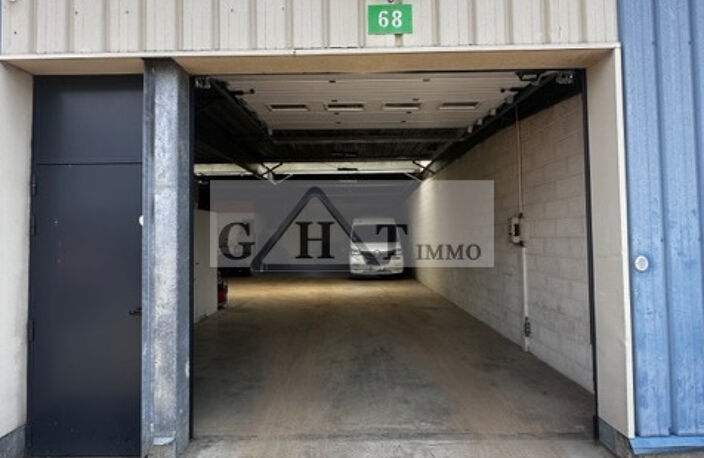 ENTREPOT BUREAUX 350 M² A VENDRE VAUX-LE-PENIL — photo 3