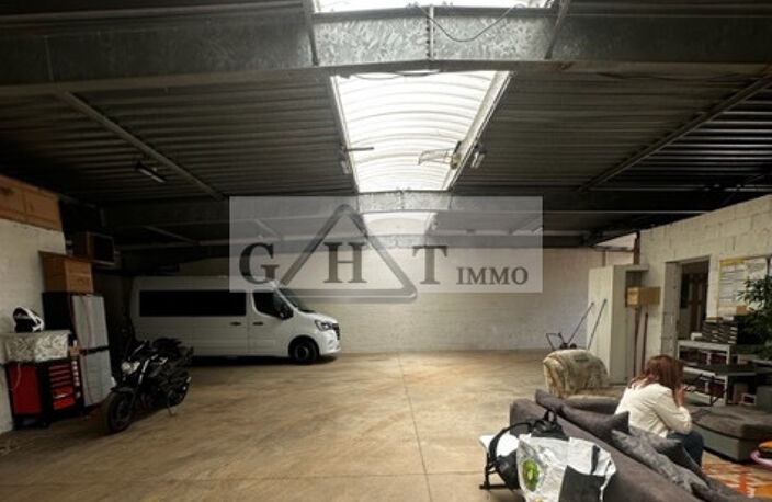 ENTREPOT BUREAUX 350 M² A VENDRE VAUX-LE-PENIL — photo 4