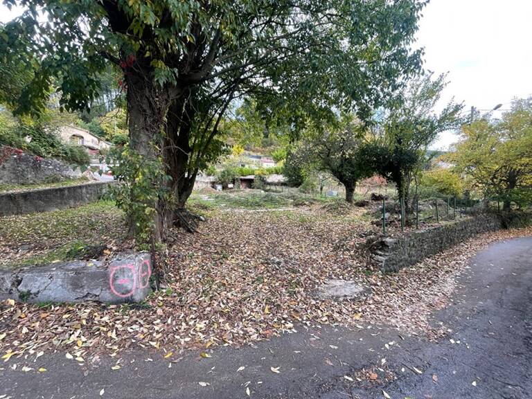 A vendre terrain de 607 m2 avec permis de construire quartier La Favède — photo 1