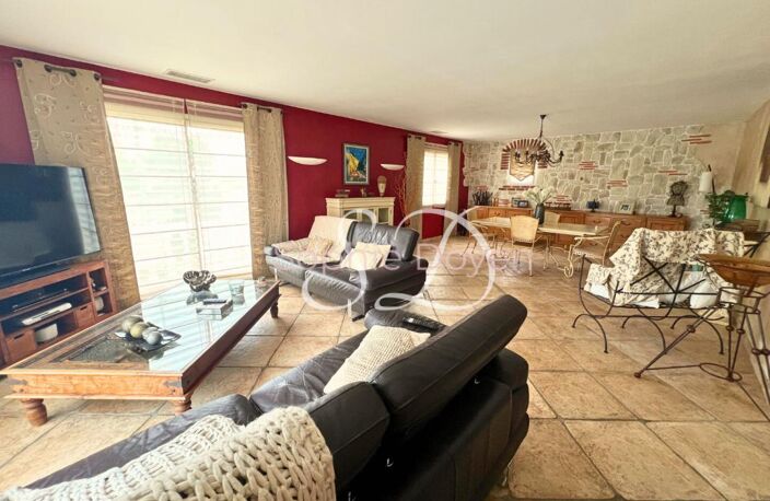 Maison 4 faces - Saint Jean Lasseille  - 5 pièces - 140 m2 — photo 2