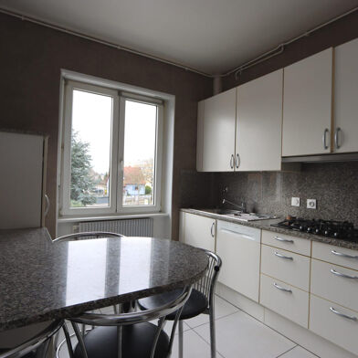 Appartement 4 pièces 1040 €