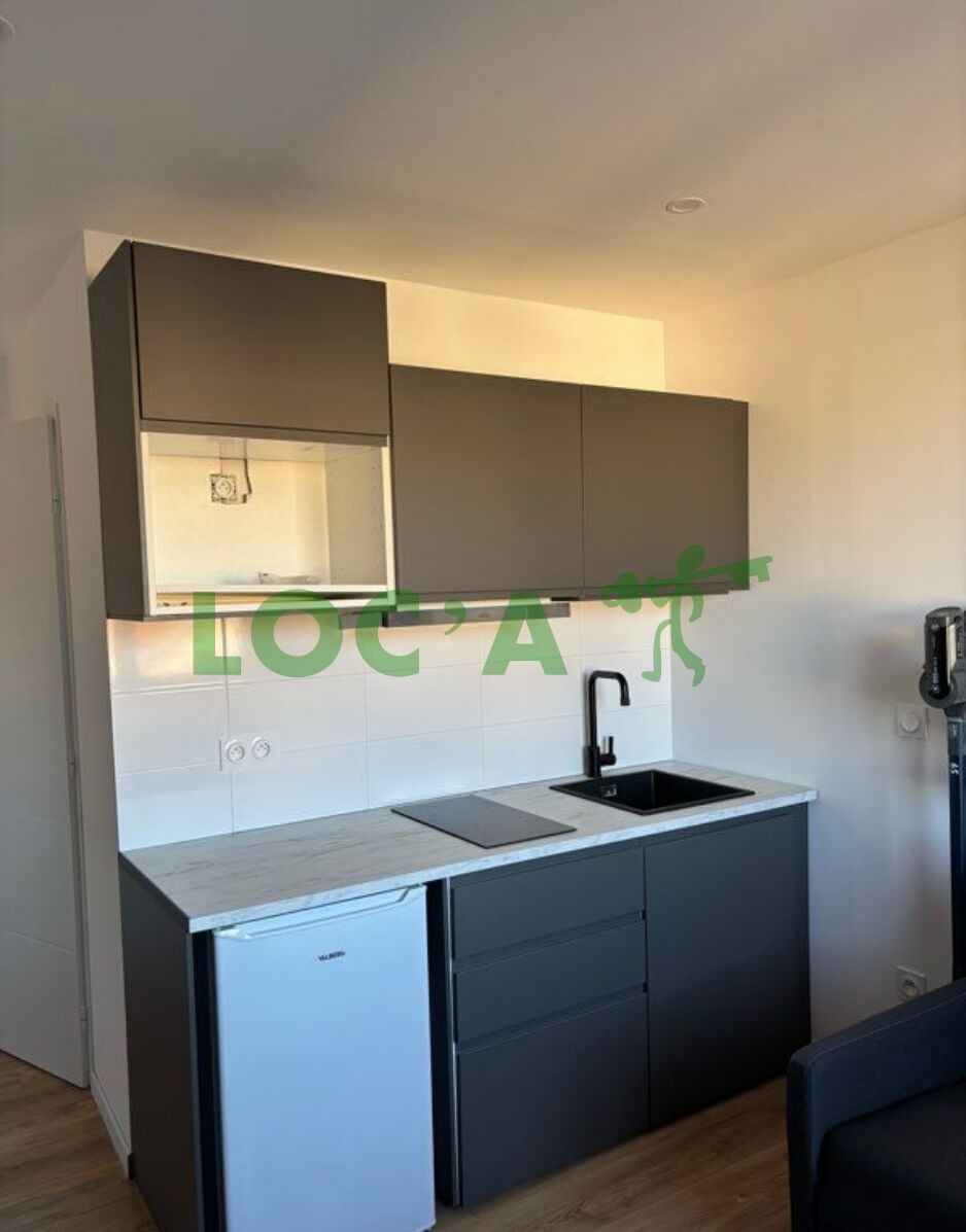 Location Studio 15 m² à Dijon 592 ¤ CC /mois