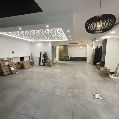 Commerce  440000 €