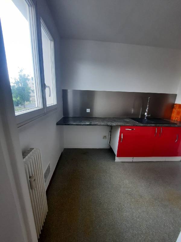 Location T4 86 m² à Fontaine-Lès-Dijon 901 ¤ CC /mois