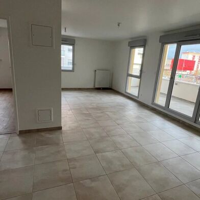 Appartement 3 pièces 840 €