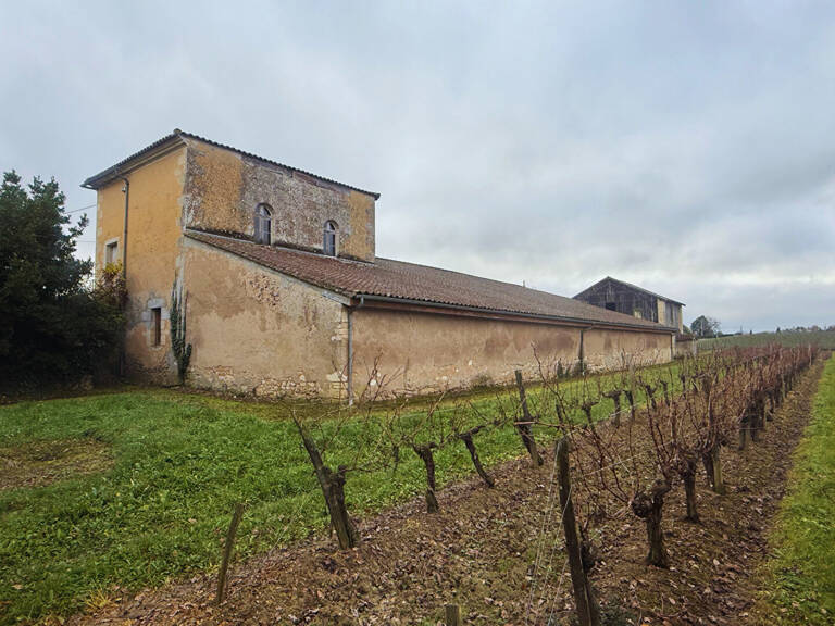 ENSEMBLE DE DEUX BÂTIMENTS EN PIERRE SUR TERRAIN DE 6610M2 — photo 1
