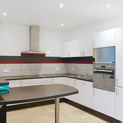 Maison 7 pièces 1126 €