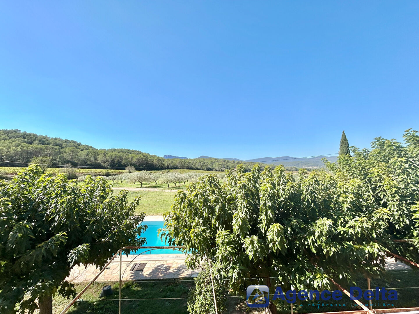 Villa / Maison  T6 à vendre Cuers 83390