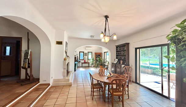 Villa / Maison 6 pièces  à vendre Cuers 83390