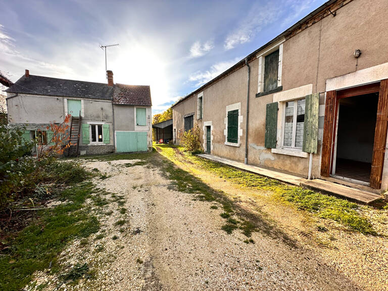 Maison avec dépendances — photo 1
