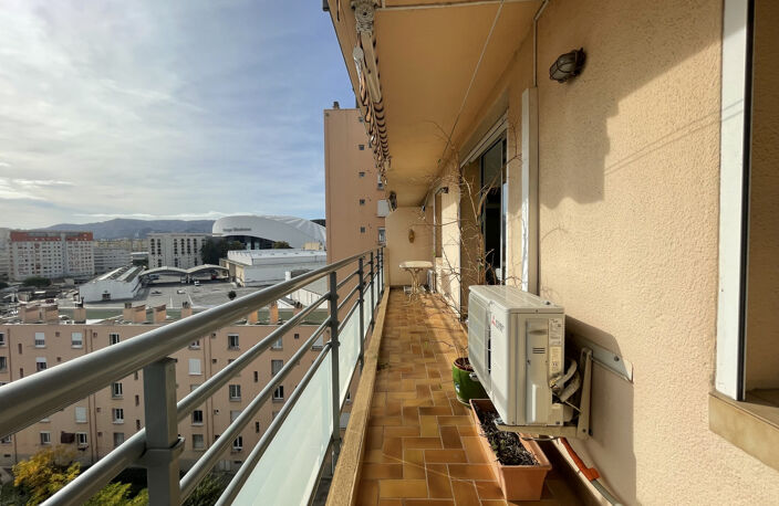 T3 lumineux avec vue dégagée sur le Vélodrome + BOX   Marsei — photo 2