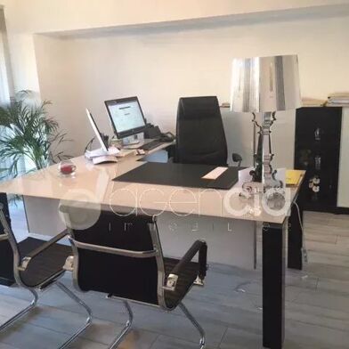 Bureau 4 pièces 1539 €