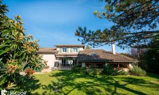 Maison 8 Pièces 243 m² à vendre à Saint-Lager (69220)