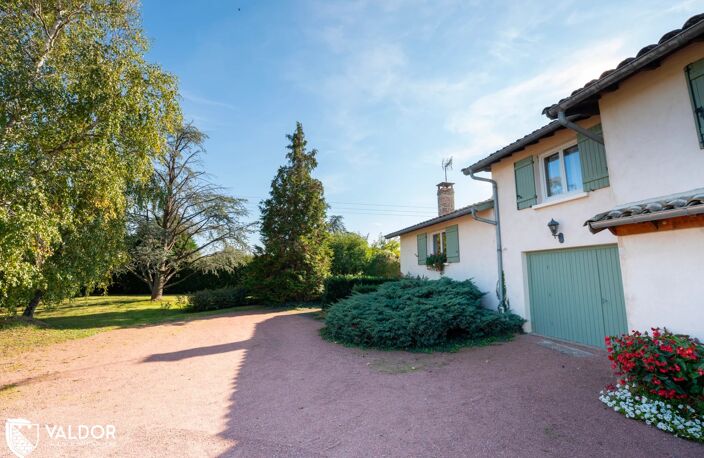 Propriété 243m² avec nombreuses dépendances, piscine et grand terrain — photo 3