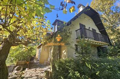 Maison familiale sur grand garage avec 1.7ha de terrain — photo du bien