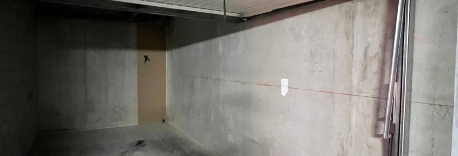 Garage  13 m² à louer à Marseille 2 (13002)